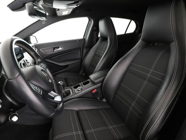 Mercedes GLA 220 bixenon navi pdc tempomat grzane fotele auto klima