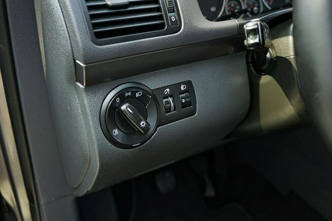 Volkswagen Touran 1,9TDI Klima, 7 osób, NAVI, Webasto, 2010r.