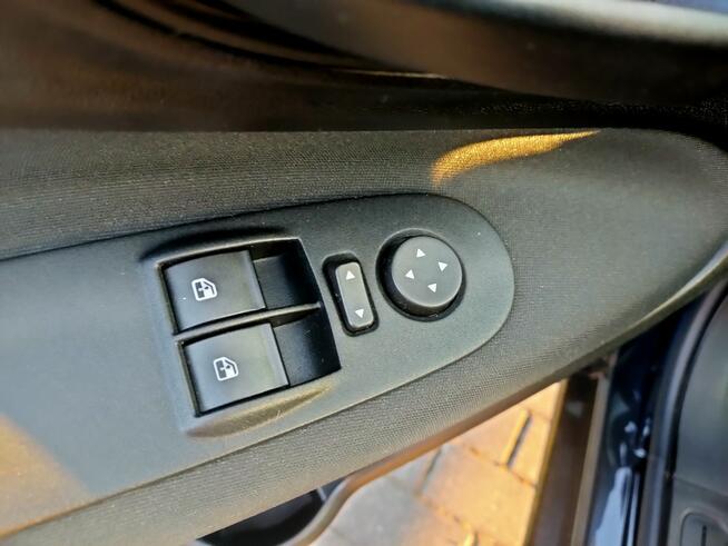 Fiat Punto 2012 1.2 benzyna Rocznik 2017 Klimatyzacja Czujniki Parkowania EL szyby