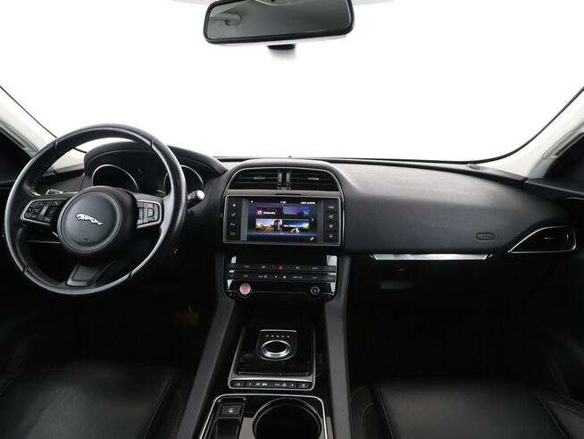 Jaguar F-PACE FV23% navi PDC FullLED tempomat