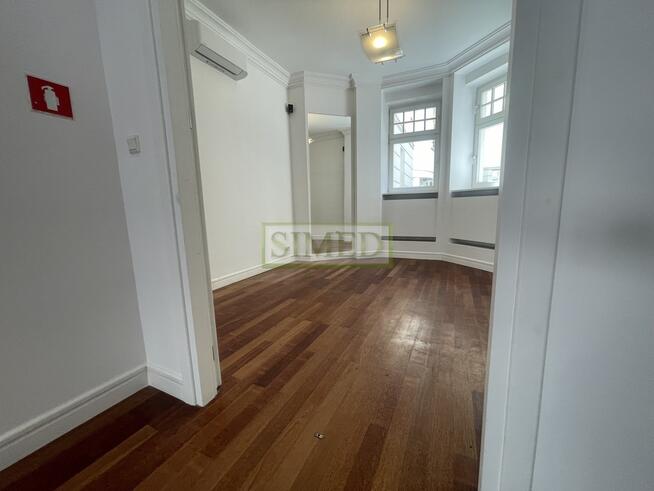 Parter,na prestiżowy sklep ,salon,usługi, Centrum