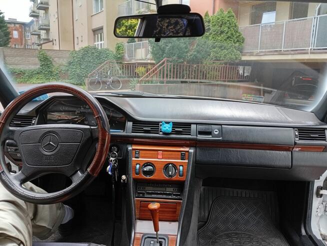 Mercedes-Benz W124 2.0 Mercedes 200D Automat