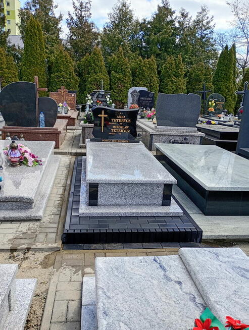 TANIE POMNIKI GRANITOWE