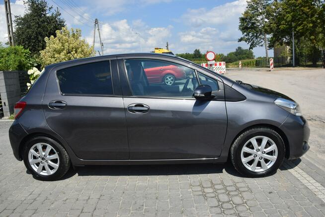 Toyota Yaris 1.3B Klimatronik Panorama Navi Kamera 2 KPL KÓŁ Sprowadzony