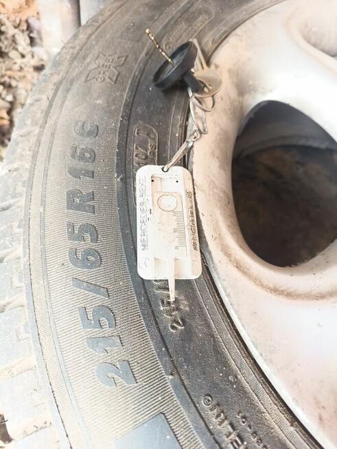 Opony z alufelgami 215x65xr16c Michelin, Continental