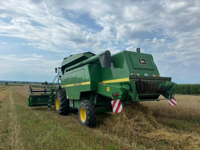 Kombajn zbożowy John Deere 2266