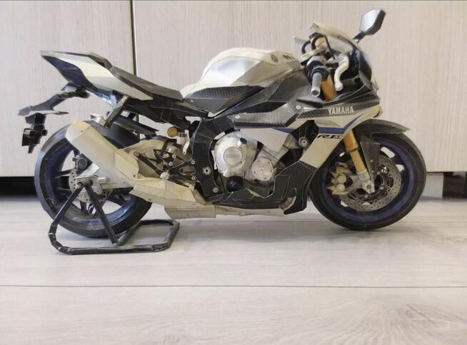 Yamaha R1