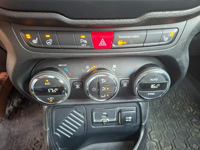 Jeep Renegade 1.4 MultiAir 140KM PDC Navi Bezwypadek Super Stan