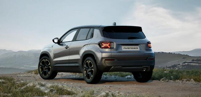 Jeep Avenger 85th Anniversary 110KM e-DCT Pakiet Zimowy/El. Klapa/Tempomat ACC