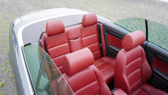 Audi A4 Cabrio 3.0 V6 220 PS _ Skóra _ Bose _ Xenon _ Navi _ SPORT