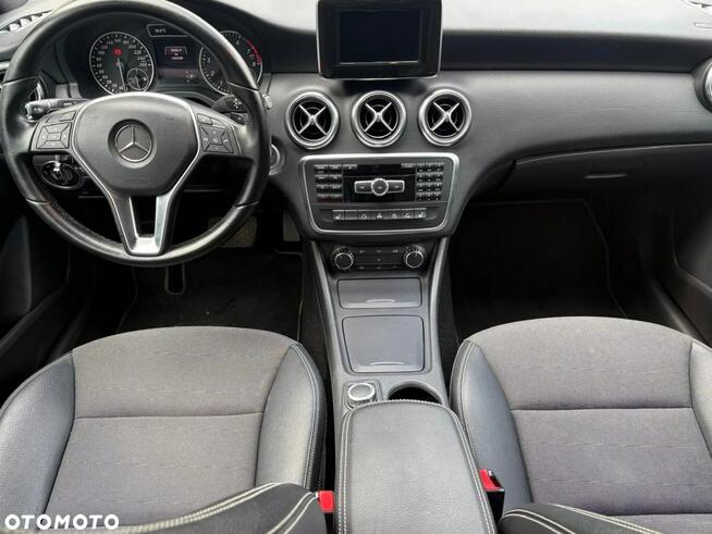 Mercedes A 180 Rok Gwarancji zadbany kamera pdc automat