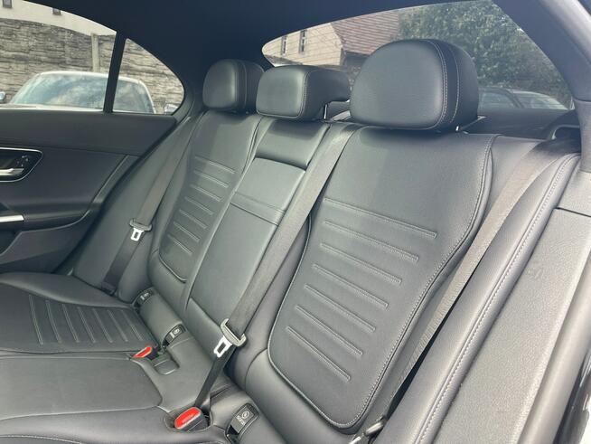 Mercedes C 300 AMG Line Panorama 4Matic Skóra Kamery360 Pamięć 258KM