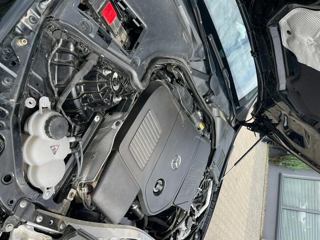 Mercedes C 300 AMG Line Panorama 4Matic Skóra Kamery360 Pamięć 258KM