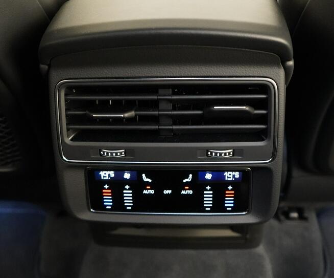 Audi Q7 3.0TDI 231KM Quattro S-line Matrix Kamera Dociągi Bang Olufsen 7 osob.