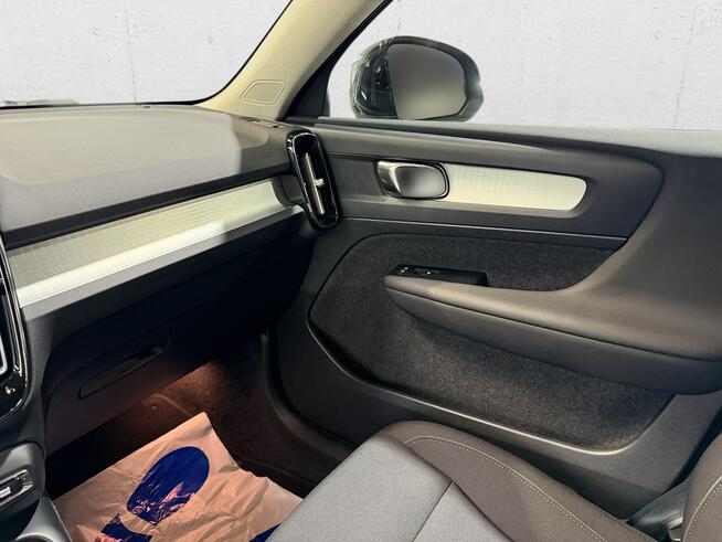 Volvo XC 40 T3 Momentum Pro! Z Polskiego Salonu ! Faktura 23% !