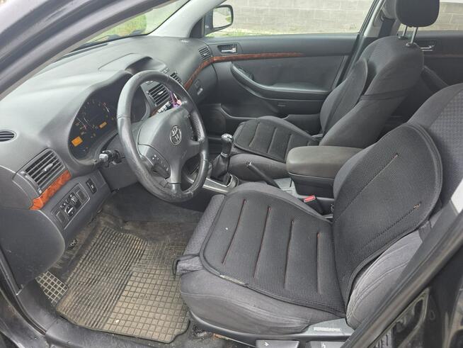 Toyota Avensis 2.0 benzyna klimatyzacja ważne opłaty