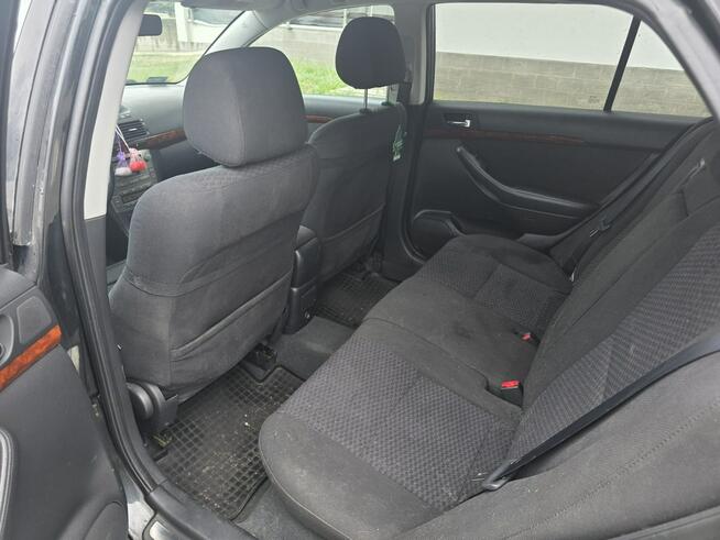 Toyota Avensis 2.0 benzyna klimatyzacja ważne opłaty