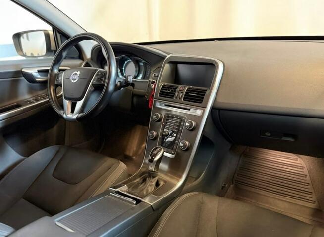 Volvo XC 60 2.0d4 181KM automat pół skóry ledy bi xenon Navi Webasto serwis 1.r.gw