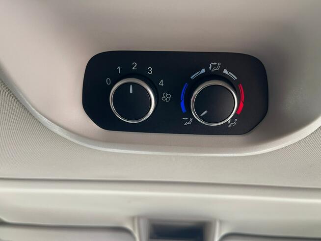 Ford Tourneo Custom HAK Skóra Podgrzewanie Kamera 8 osobowy