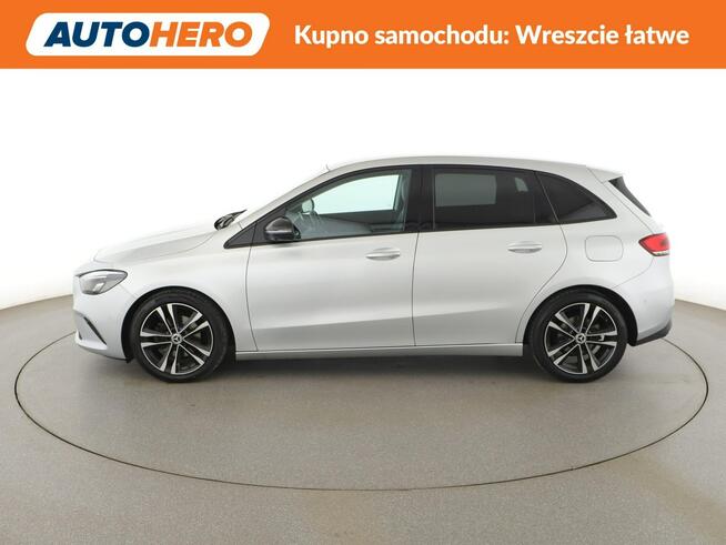 Mercedes B 180 automat full LED półskóra navi grzane fotele kamera 360 i czujniki par