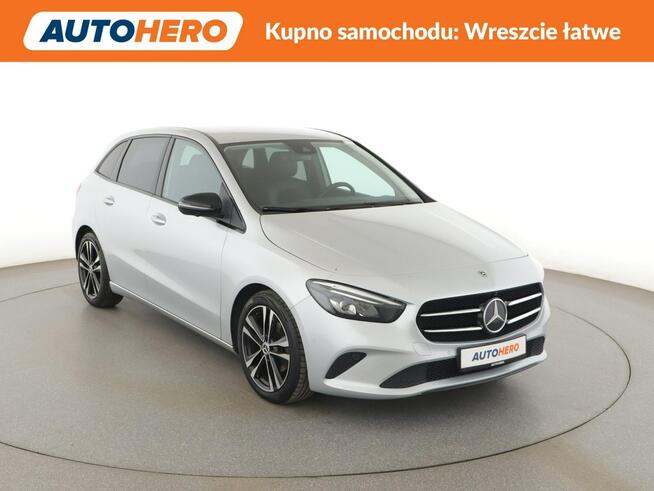 Mercedes B 180 automat full LED półskóra navi grzane fotele kamera 360 i czujniki par
