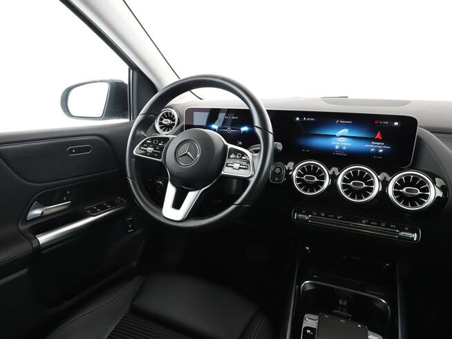 Mercedes B 180 automat full LED półskóra navi grzane fotele kamera 360 i czujniki par