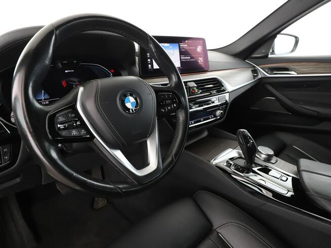 BMW 530 FV23 xDrive Luxury Navi Virtual Grzana Skóra Harman/Kardon Kamera LED