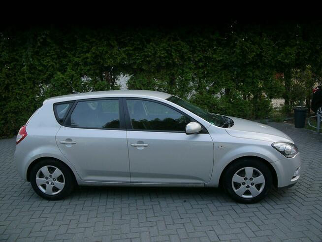 Kia Cee'd 1.4b zwykły silnik Stan b.dobry bezwypadkowy z Niemiec Gwarancja 12mc