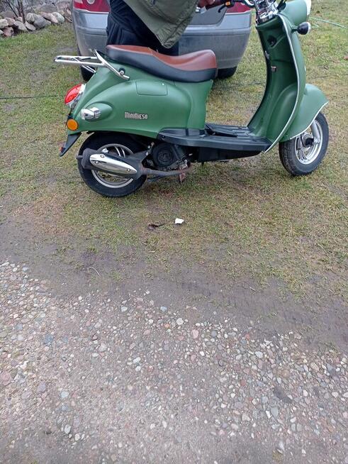 SKUTER RETRO BARDZO ŁADNY