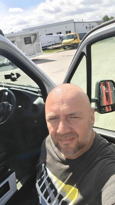 Poznam miłą i normalną Panią