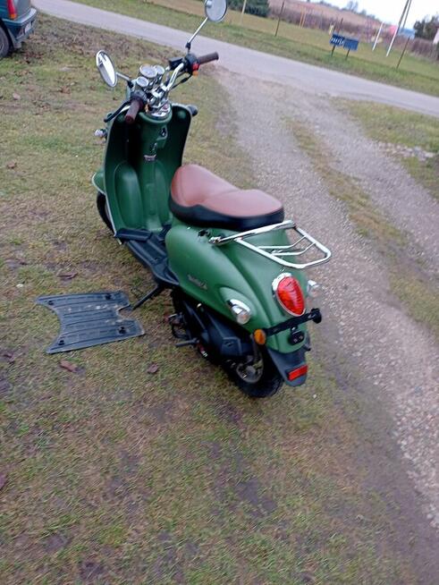 SKUTER RETRO BARDZO ŁADNY