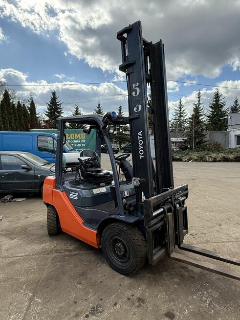 Wózek Widłowy gazowy Toyota 02-8FGF25 | 2015