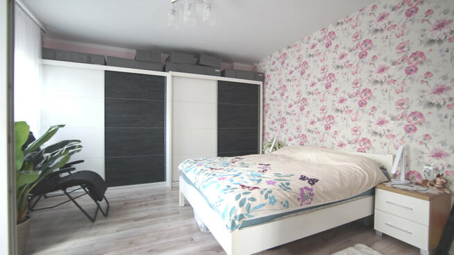 Sprzedaż komfortowe mieszk.99 m2. garaż Krapkowice