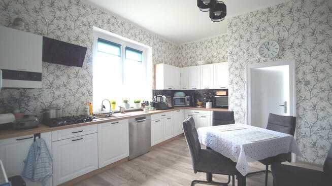 Sprzedaż komfortowe mieszk.99 m2. garaż Krapkowice