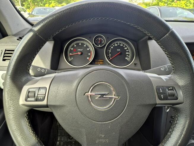 Opel Astra Benzyna