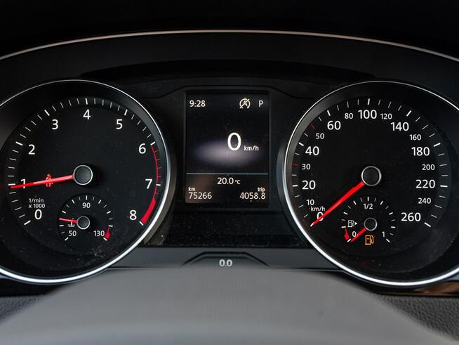 Volkswagen Passat DW5VX22#1.5 TSI EVO Business DSG Aktywny temp Cz.park Salon PL VAT23%