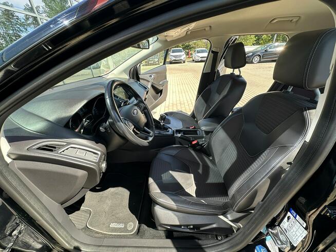 Ford Focus Półskóra Kamera Czujniki Asystent Grzane fotele KeyLess Navi GWARANCJA