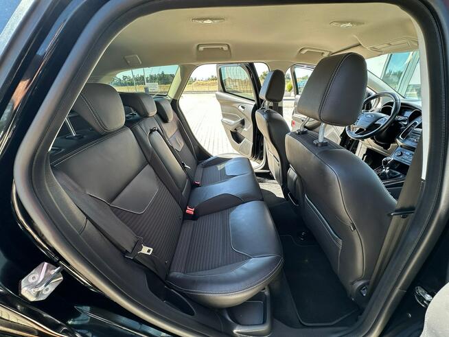 Ford Focus Półskóra Kamera Czujniki Asystent Grzane fotele KeyLess Navi GWARANCJA