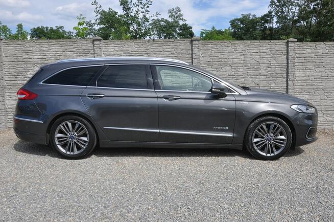 Ford Mondeo 2.0 Hybrid 187KM Vignale Full LED Skóra Navi Asystenci Grzane fotele