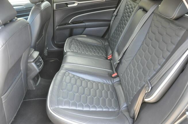 Ford Mondeo 2.0 Hybrid 187KM Vignale Full LED Skóra Navi Asystenci Grzane fotele