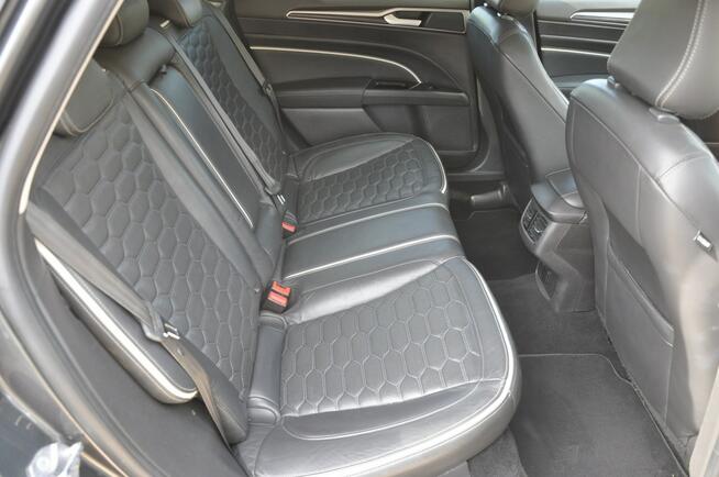 Ford Mondeo 2.0 Hybrid 187KM Vignale Full LED Skóra Navi Asystenci Grzane fotele