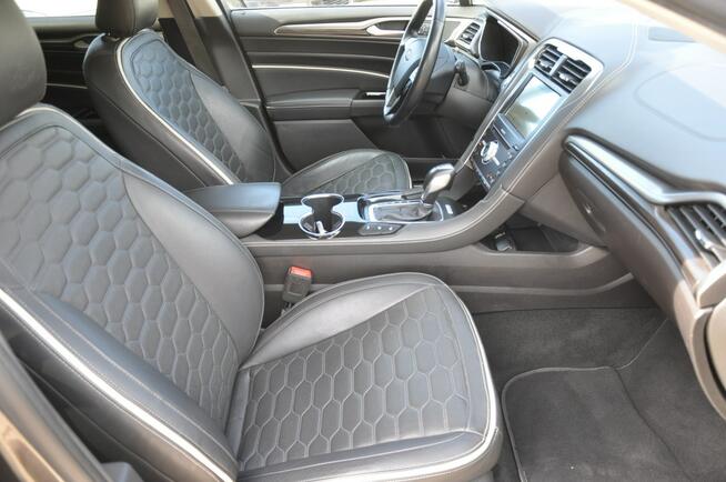 Ford Mondeo 2.0 Hybrid 187KM Vignale Full LED Skóra Navi Asystenci Grzane fotele