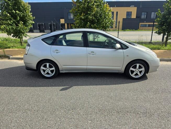 Toyota Prius | 1.5 Hybryda | Automat | 2005 |