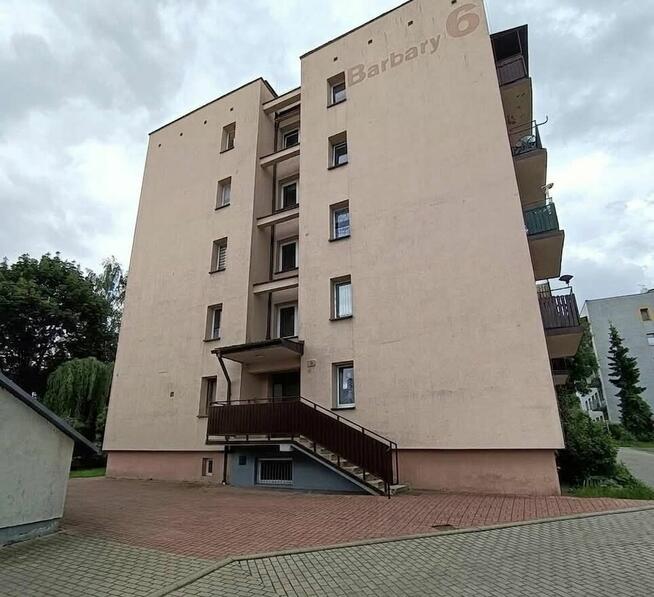 Mieszkanie 54 m2 na parterze w spokojnej okolicy.
