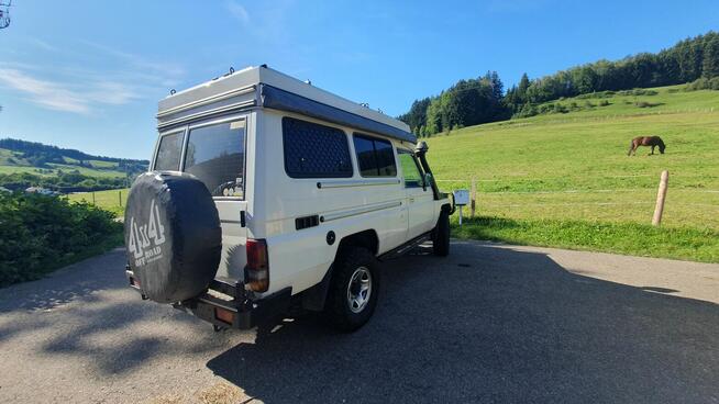Toyota Land Cruiser 78 HZJ Kamper off road