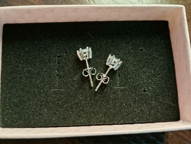 Kolczyki moissanite z certyfikatem