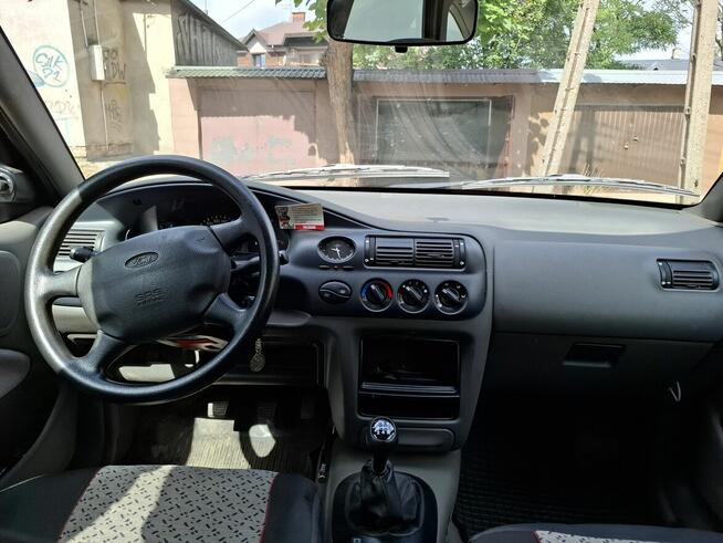 FORD Escort, wersja Bolero2, rok 1998, moc 70 kM. Klasyk