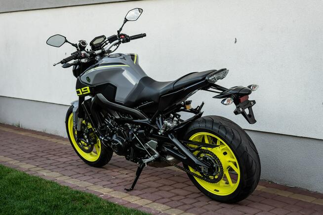 Yamaha MT 09 900 R 2016 AKRAPOVIĆ KSIĄŻKA ABS Transport Raty Stan Kolekcjonerski