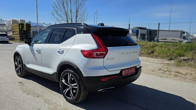 Volvo XC 40 biała perła R design AWD
