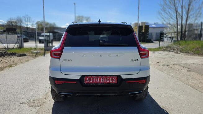 Volvo XC 40 biała perła R design AWD